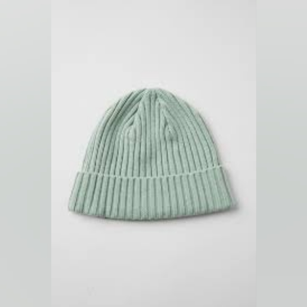 Alo Yoga Cashmere Beanie - Picture 5 of 9
